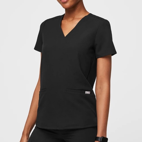 Figs Casma Two-Pocket Black Scrub Top - V-Neck - Picture 1 of 10